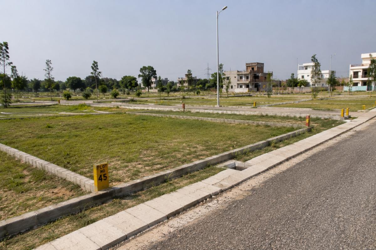 VDA Approved Plot in Bhojubeer